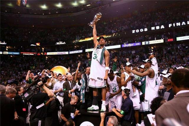 山东泰山足球队2025胸前广告 山东泰山足球队2025胸前广告