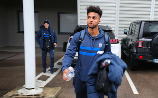 包含深圳男篮迎法甲关键赛，今晨状态回暖，更衣室稳定，赛程密集仍需轮换的词条